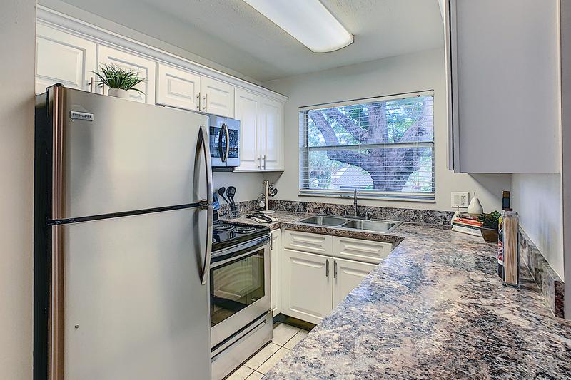 Stainless Steel Appliances | Kitchens featuring stainless steel appliances.
