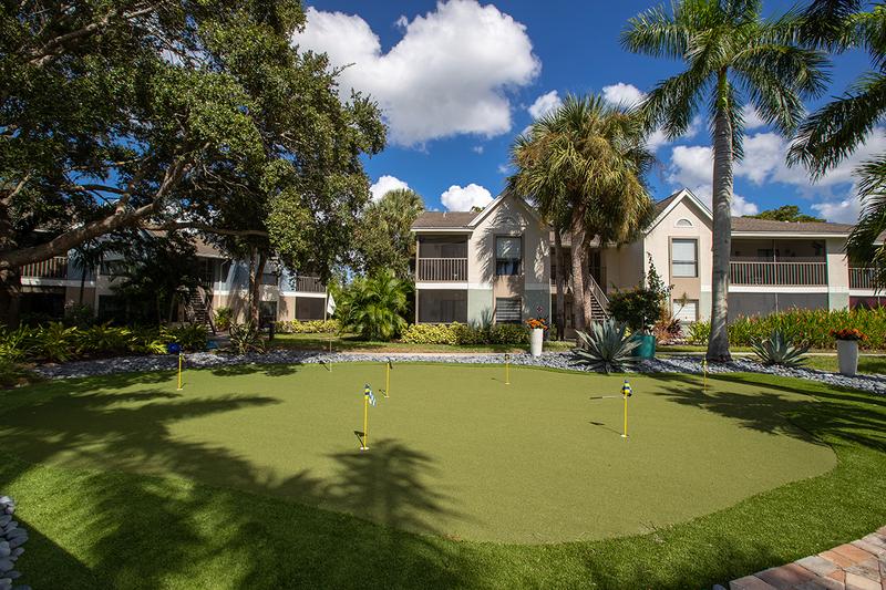 Putting Green | Practice your putt at our on-site putting green!