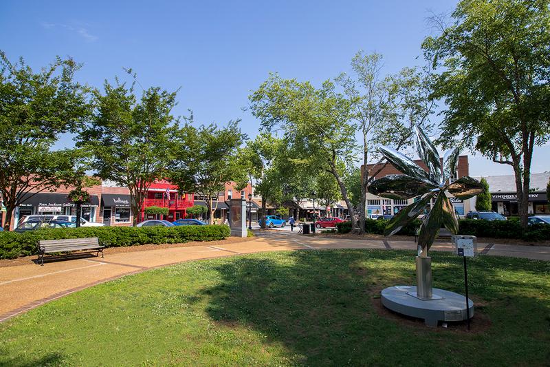 Downtown Roswell | Enjoy living minutes from downtown where you’ll find local restaurants, boutiques, and fun events.