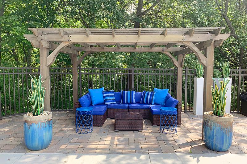 Cabanas | Relax under our poolside cabana.