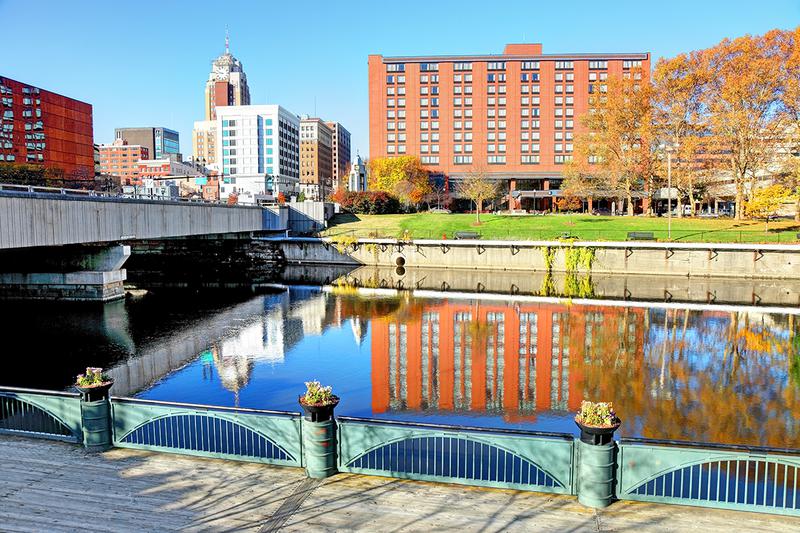 Apartments near Downtown Lansing | BLVD West is conveniently located 2 miles from downtown Lansing and MSU campus.