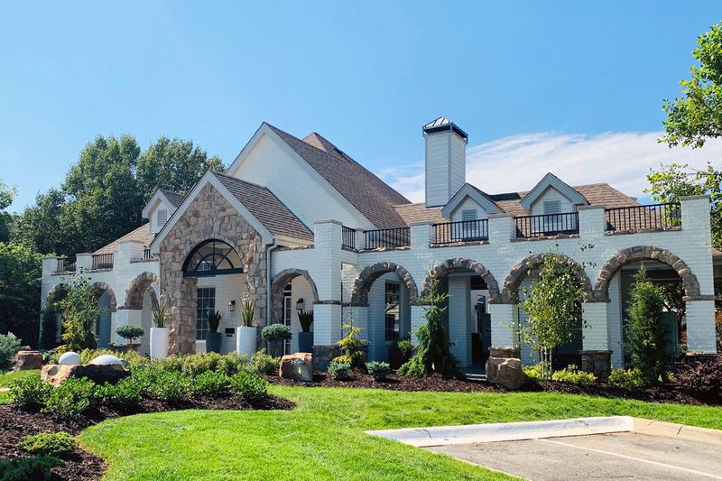 Office Exterior | Our friendly leasing team is ready to help you find your new home.
