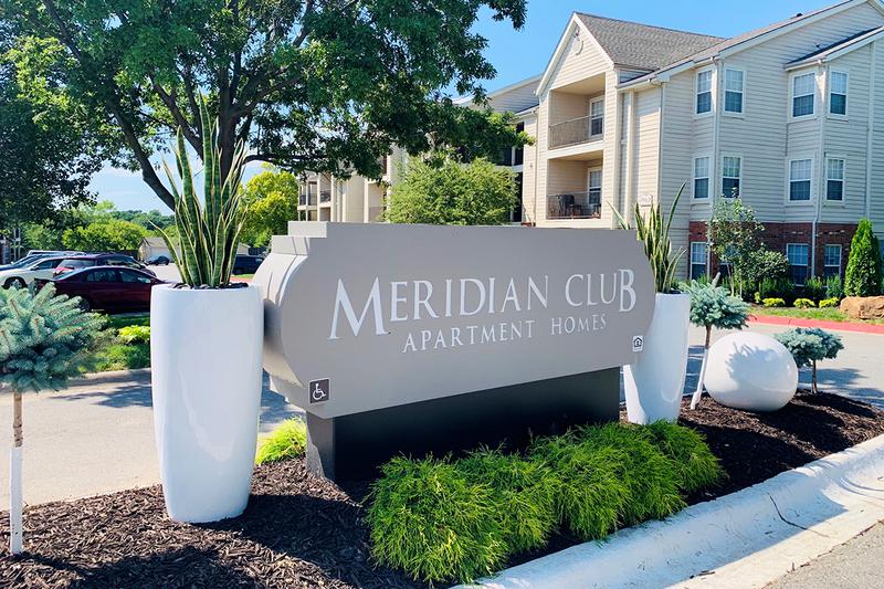 Welcome Home to Meridian Club | Offering 1, 2, and 3 bedroom apartments in Papillion, NE.