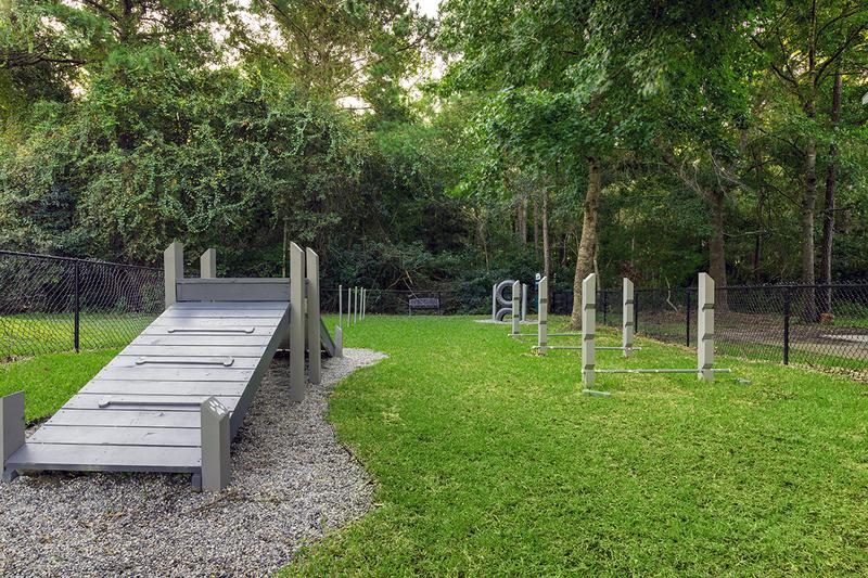 Bark Park | Onyx Luxury Apartments offers pet friendly apartments in Bluffton with an off-leash dog park!