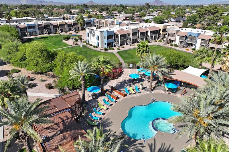 Oasis in the Heart of Mesa | When you choose Level 550 apartments, you'll enjoy oasis living in the heart of Mesa. We are excited to offer in-person tours while following social distancing and we encourage all visitors to wear a face covering.