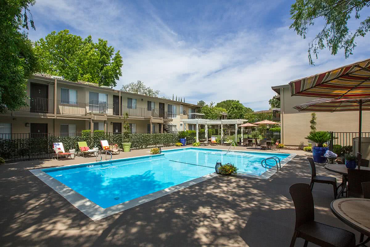 Take a dip in our sparkling swimming pool and escape from the sunny California weather.