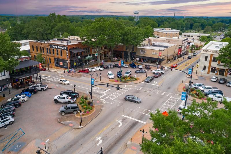 Downtown Carrollton | The Foundry is located just minutes from downtown Carrollton with plenty of dining, shopping, and entertainment options.