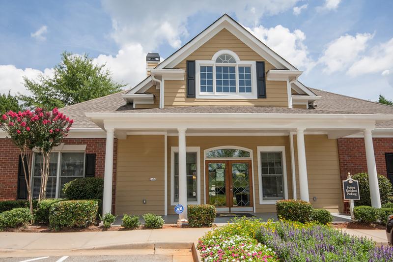 Apartment Photos Woodlawn Park in McDonough, GA