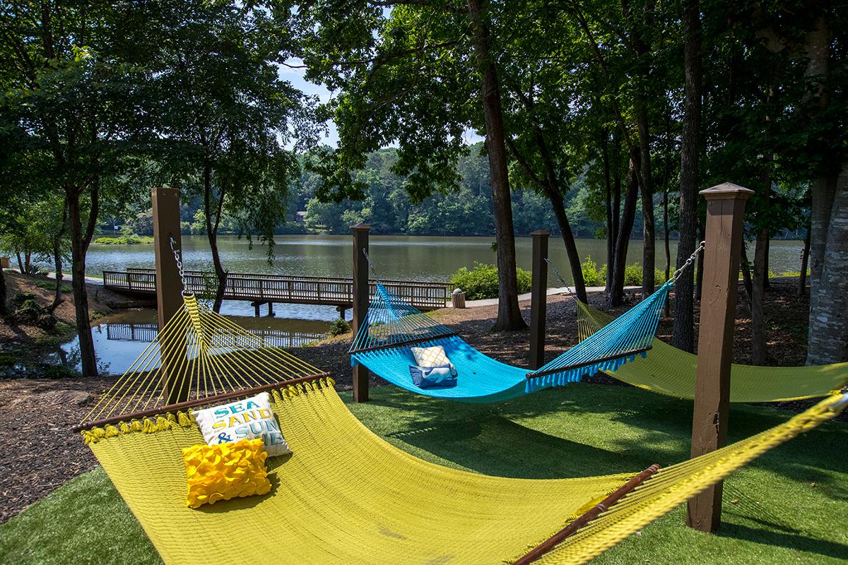 Relax by the lake in our hammock garden. 