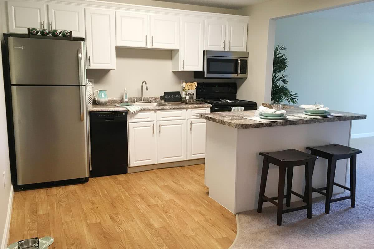 Manchester NH Apartments for Rent | Woodedge Estates
