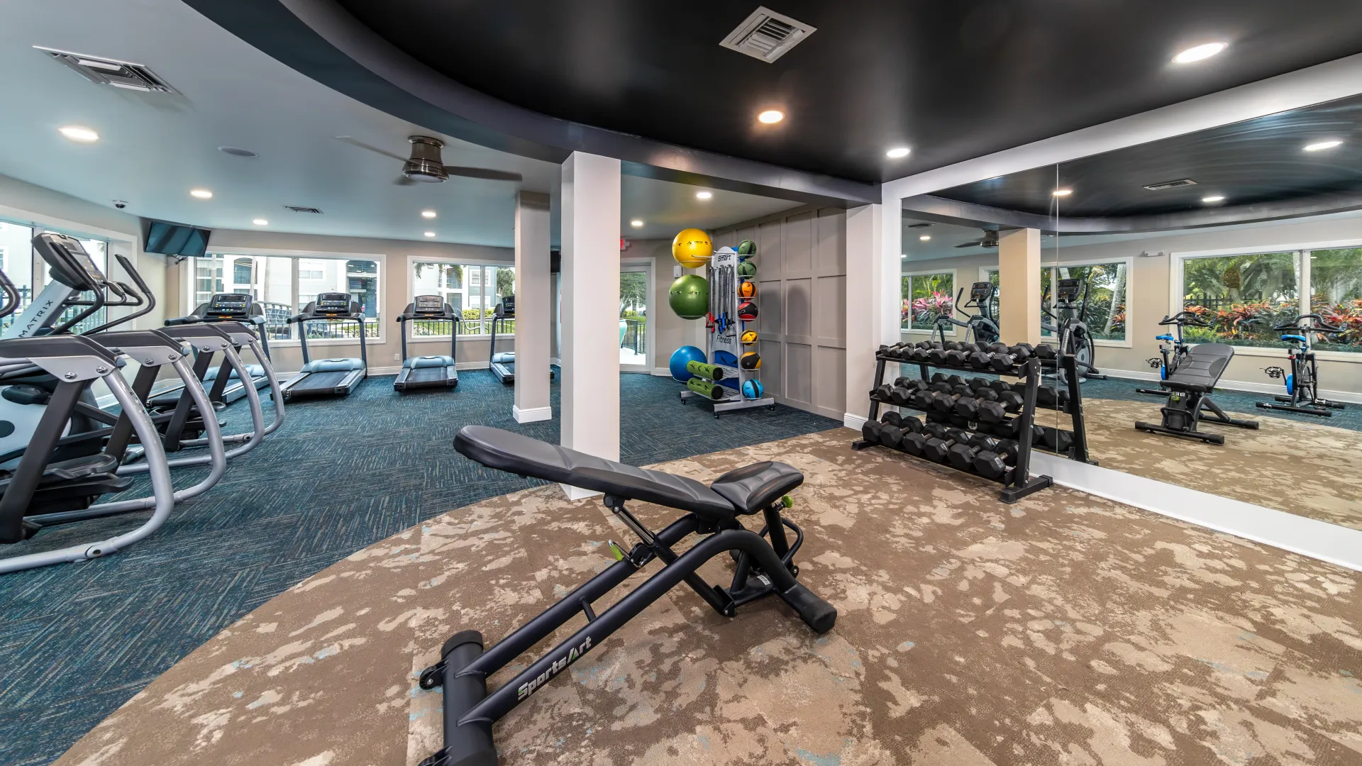  A fully-stocked resident gym with versatile cardio, yoga, and strength training gear.  