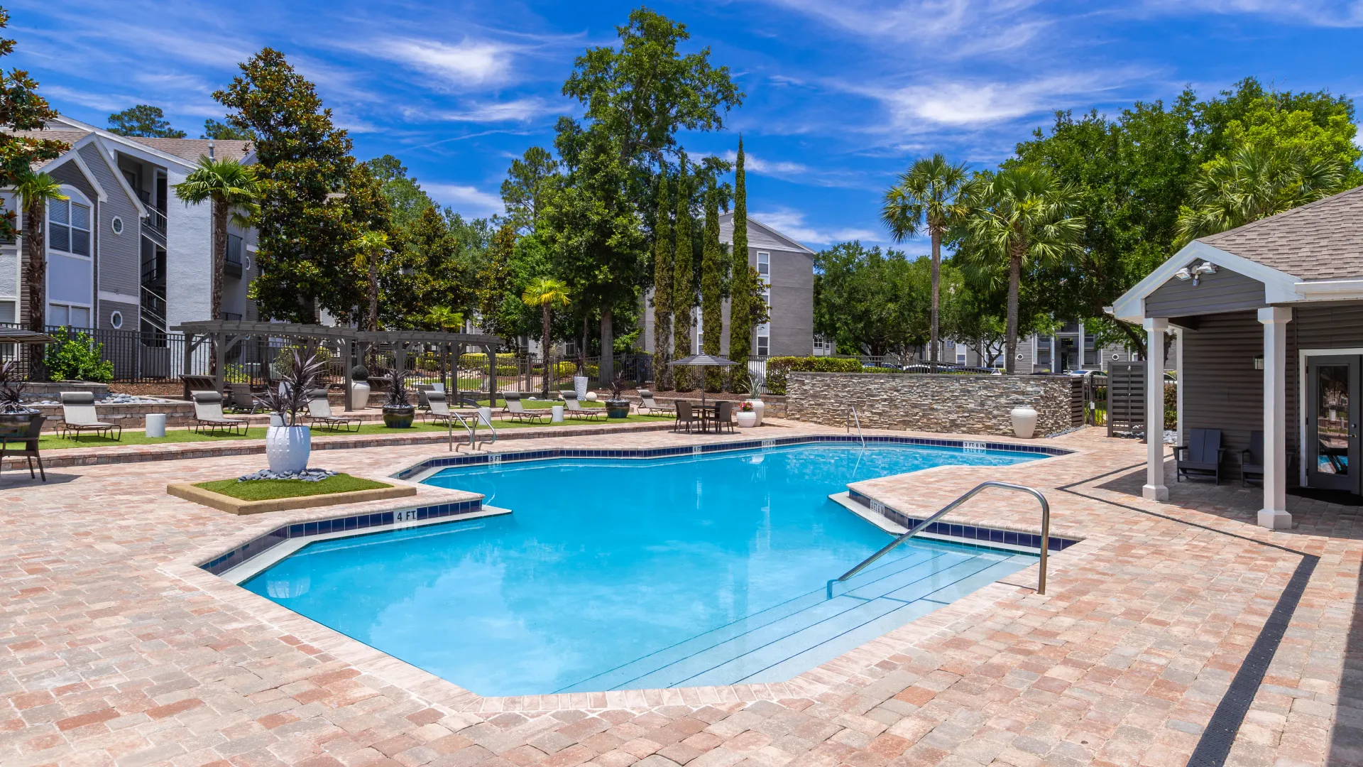 The Oasis at 1800