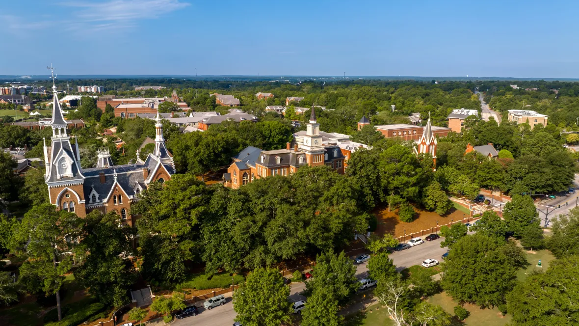 An aerial view of the sprawling Mercer University campus, highlighting its proximity to MAV at North Macon—an ideal location for students and staff.