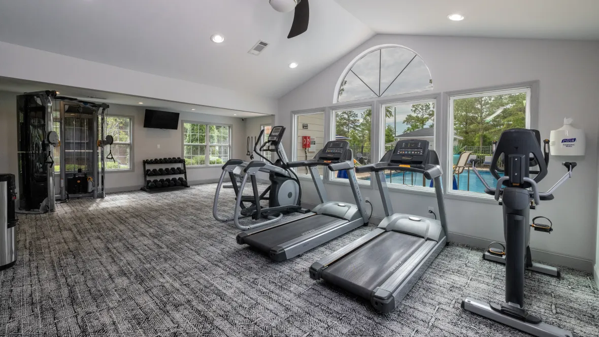  A modern, well-equipped state-of-the-art resident gym, designed to help you achieve your fitness goals conveniently at home.